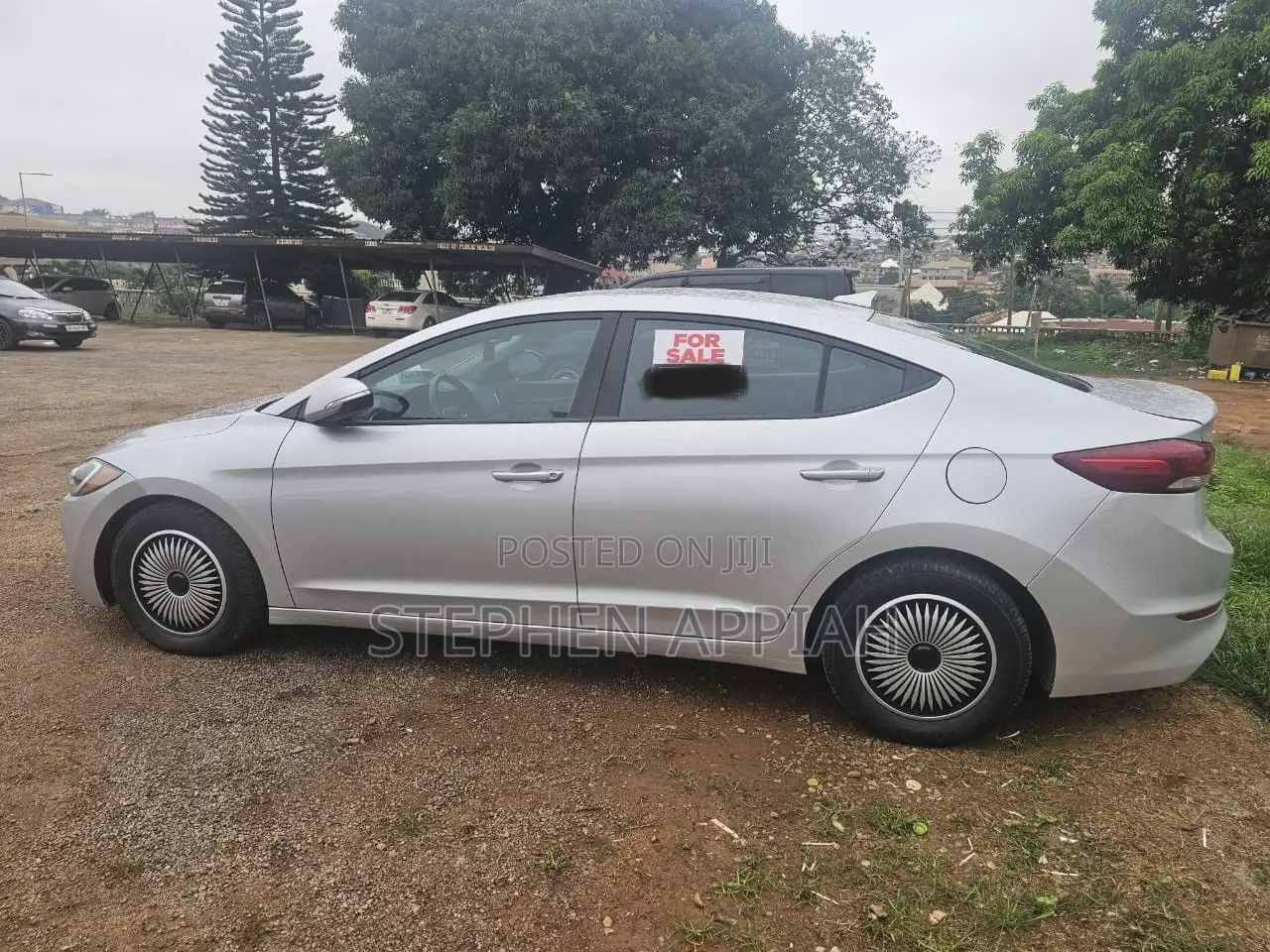 Hyundai Elantra Limited Sedan FWD (2.0L 4cyl 6A) 2017 Silver