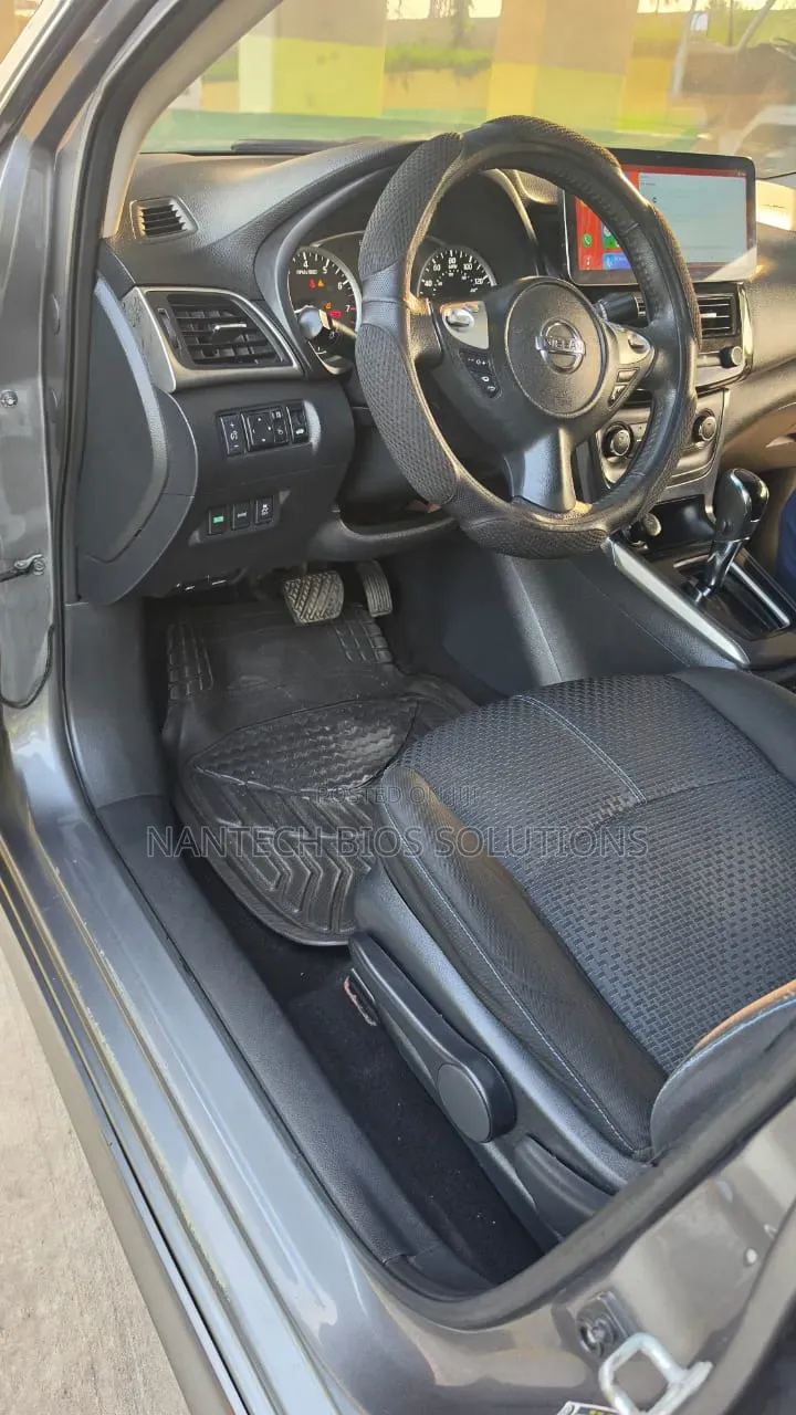 Nissan Sentra SR 2017 Gray