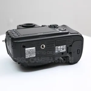 Nikon D810 // 8-Months Warranty