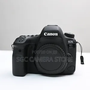 Canon EOS 6D Mark II // 8-Months Warranty