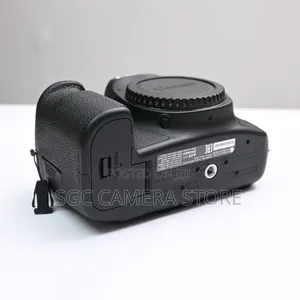 Canon EOS 6D Mark II // 8-Months Warranty