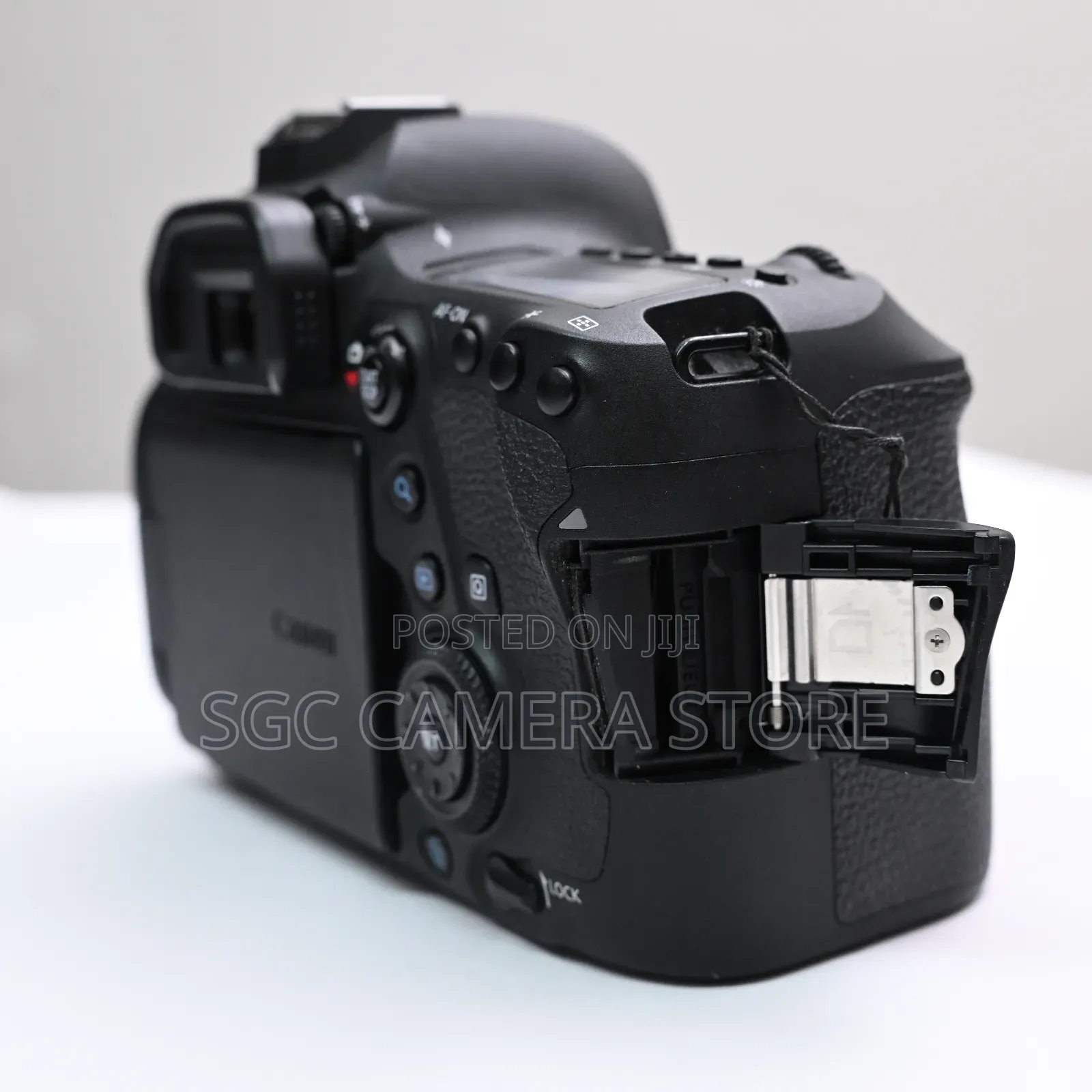 Canon EOS 6D Mark II // 8-Months Warranty