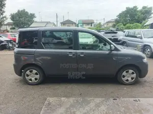 Toyota Sienta 2013 Silver
