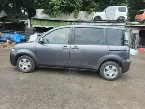 Toyota Sienta 2013 Silver