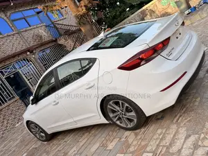 Hyundai Elantra Limited 2018 White