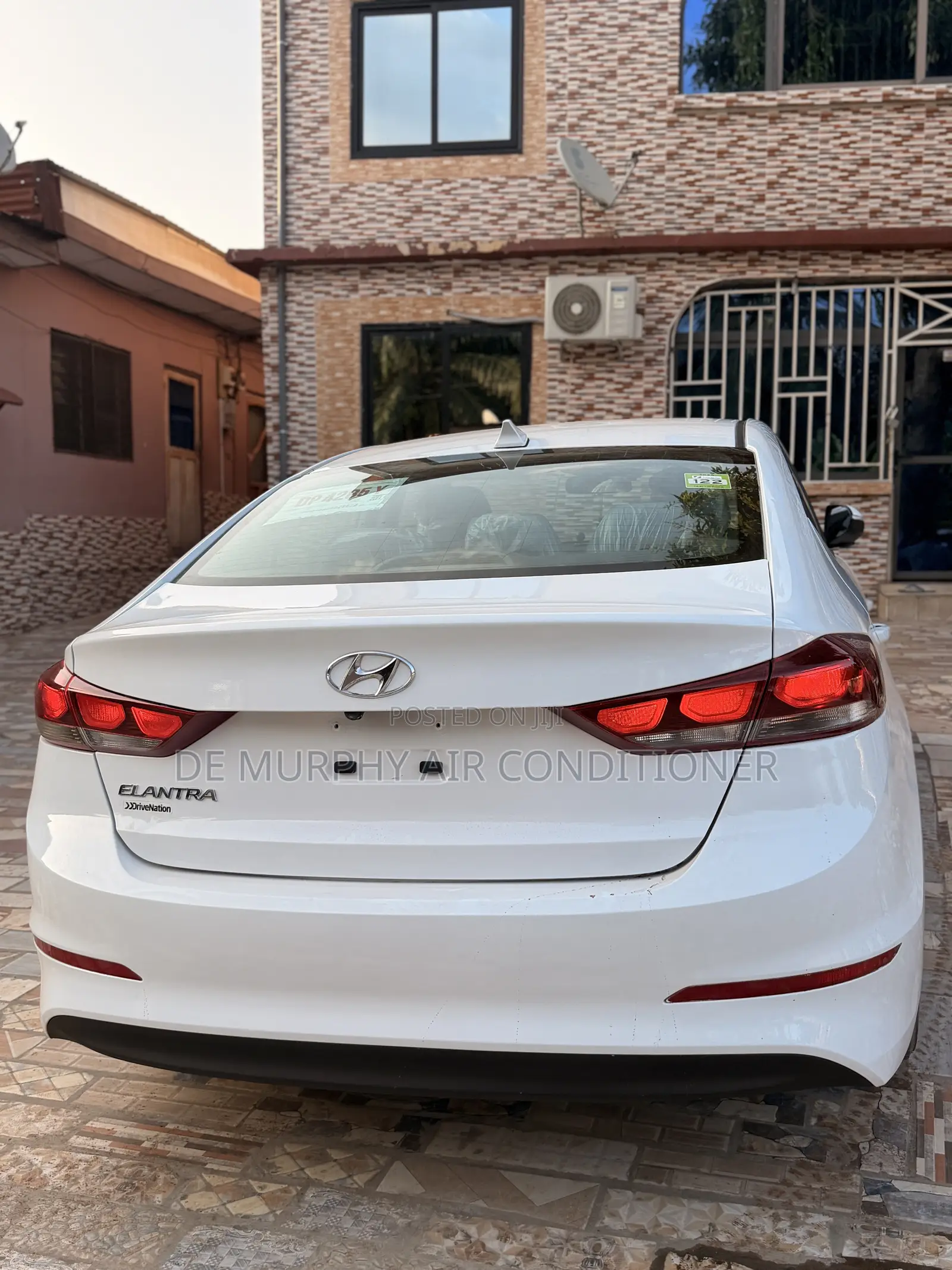 Hyundai Elantra Limited 2018 White