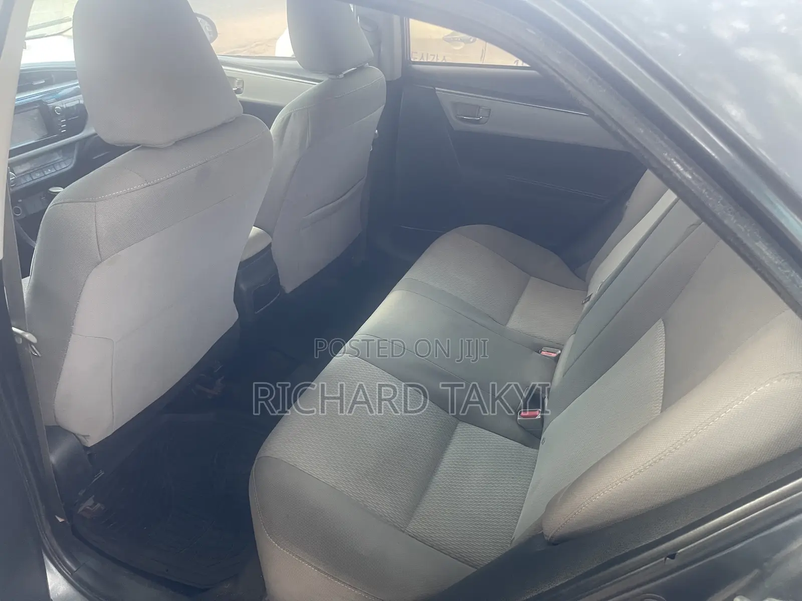 Toyota Corolla L 4dr Sedan (1.8L 4cyl 4A) 2014 Gray