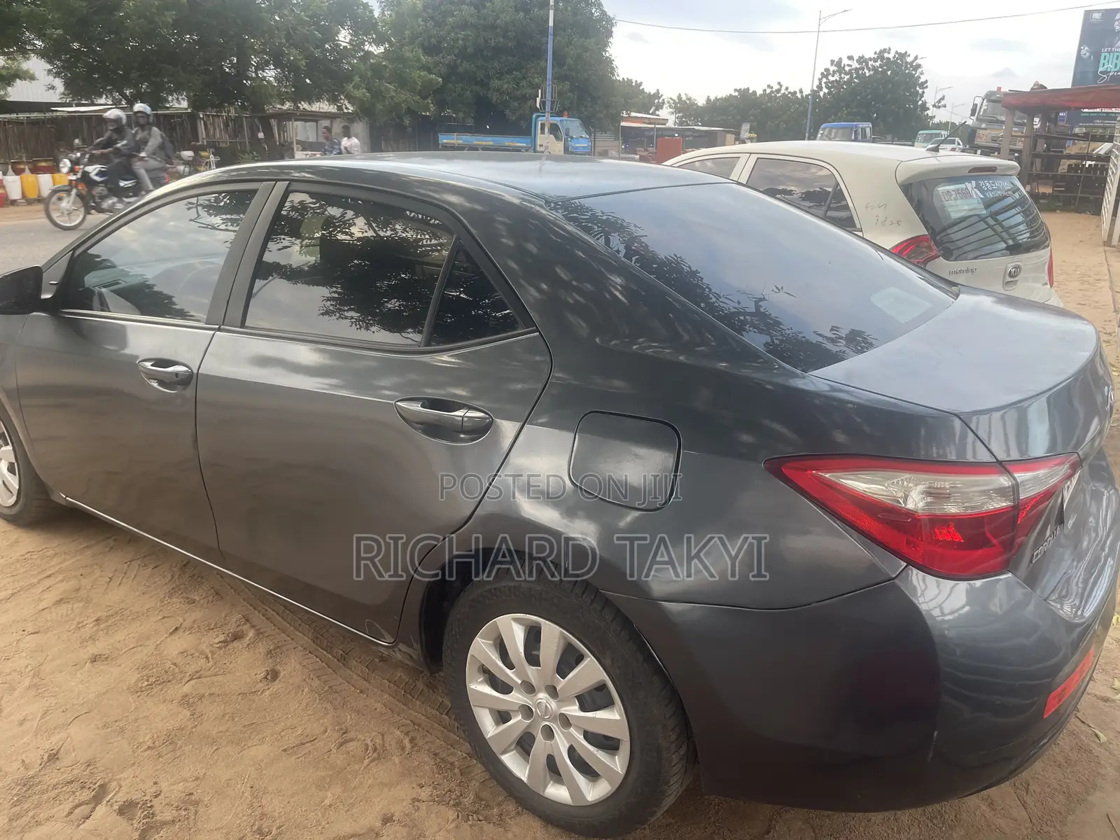 Toyota Corolla L 4dr Sedan (1.8L 4cyl 4A) 2014 Gray