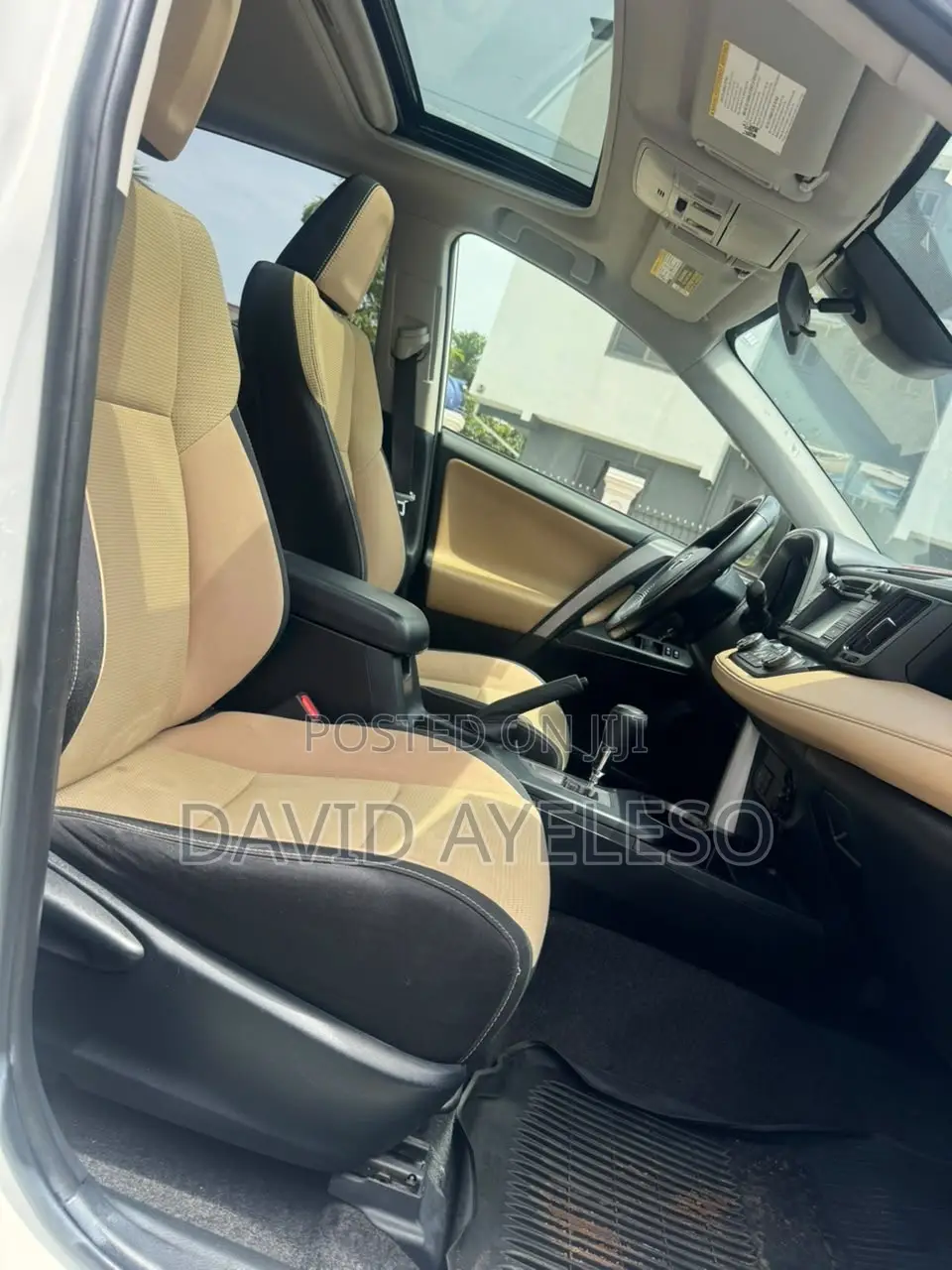 Toyota RAV4 XLE 4dr SUV AWD (2.5L 4cyl 6A) 2018 White