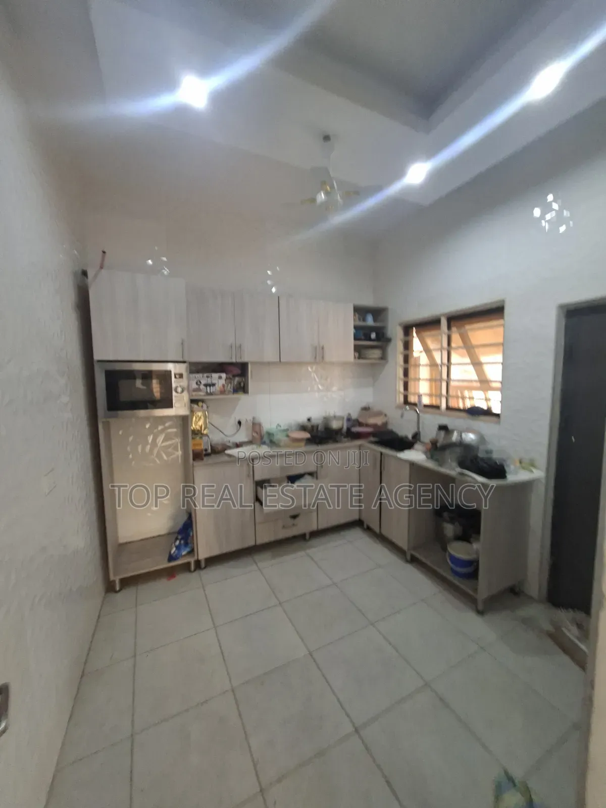 3bdrm Apartment in Pantang Hospital, Barrier for rent