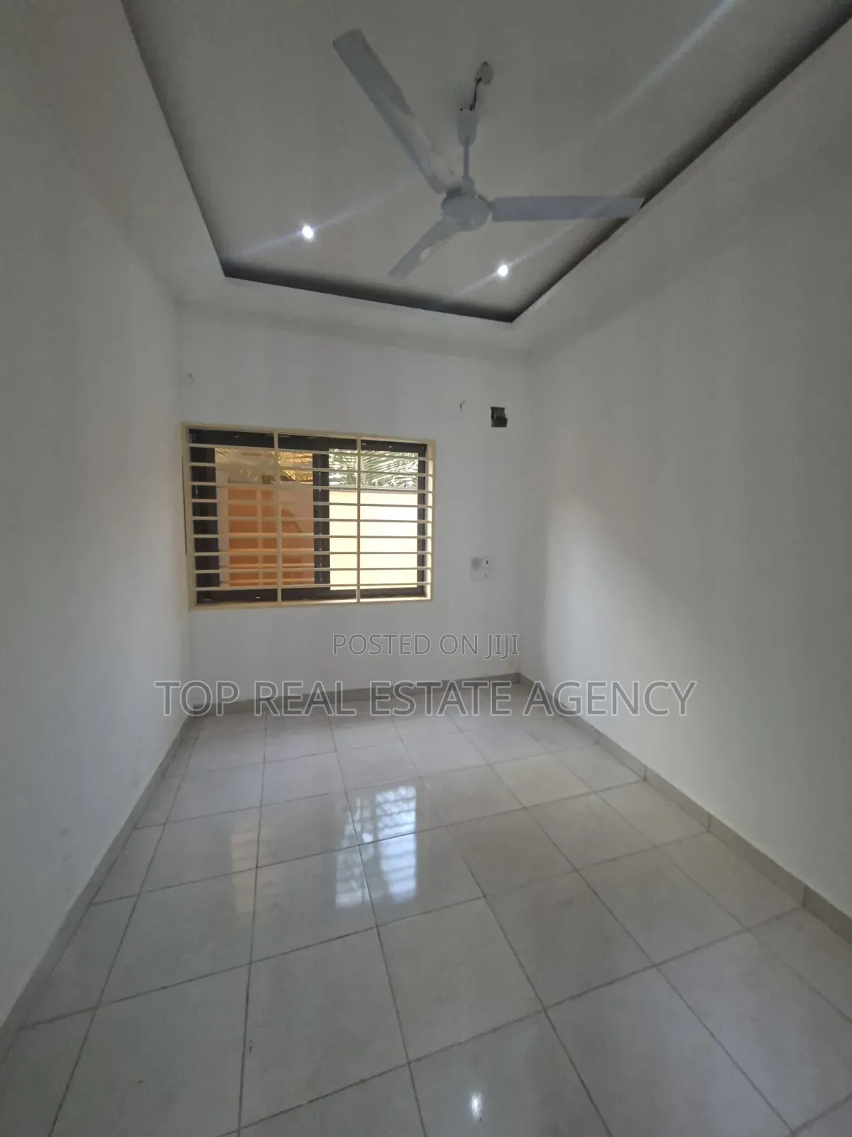 3bdrm Apartment in Pantang Hospital, Barrier for rent