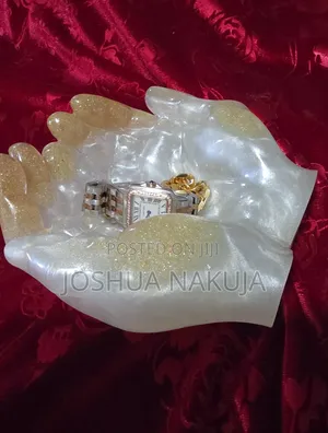 Golden Touch/Desk Display
