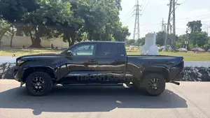 Toyota Tacoma SR Double Cab 4WD 5.0 ft. SB (Automatic) 2025 Black