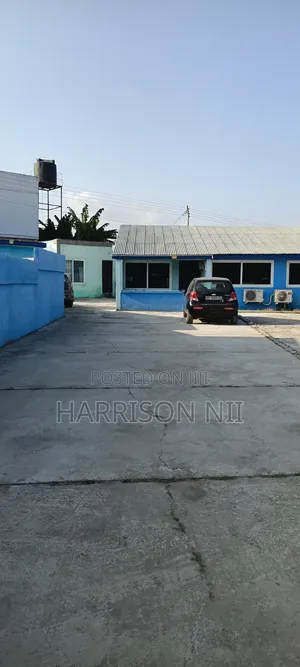 5bdrm House in Awudome Estate, Accra Metropolitan for sale