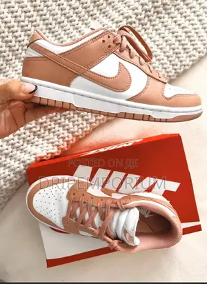 Nike Dunk Low