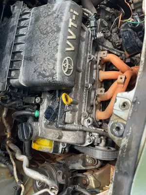 Toyota Yaris 2010 Silver