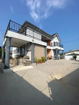 Furnished 4bdrm House in Bluetop Estate for sale