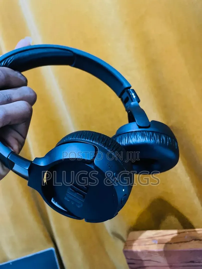 JBL Tune 670nc Noise Cancelling
