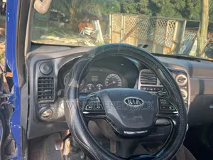 Kia Bongo 2014 Blue