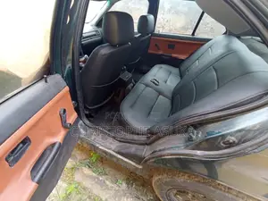 BMW 318i 1999 Green