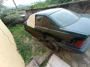 BMW 318i 1999 Green