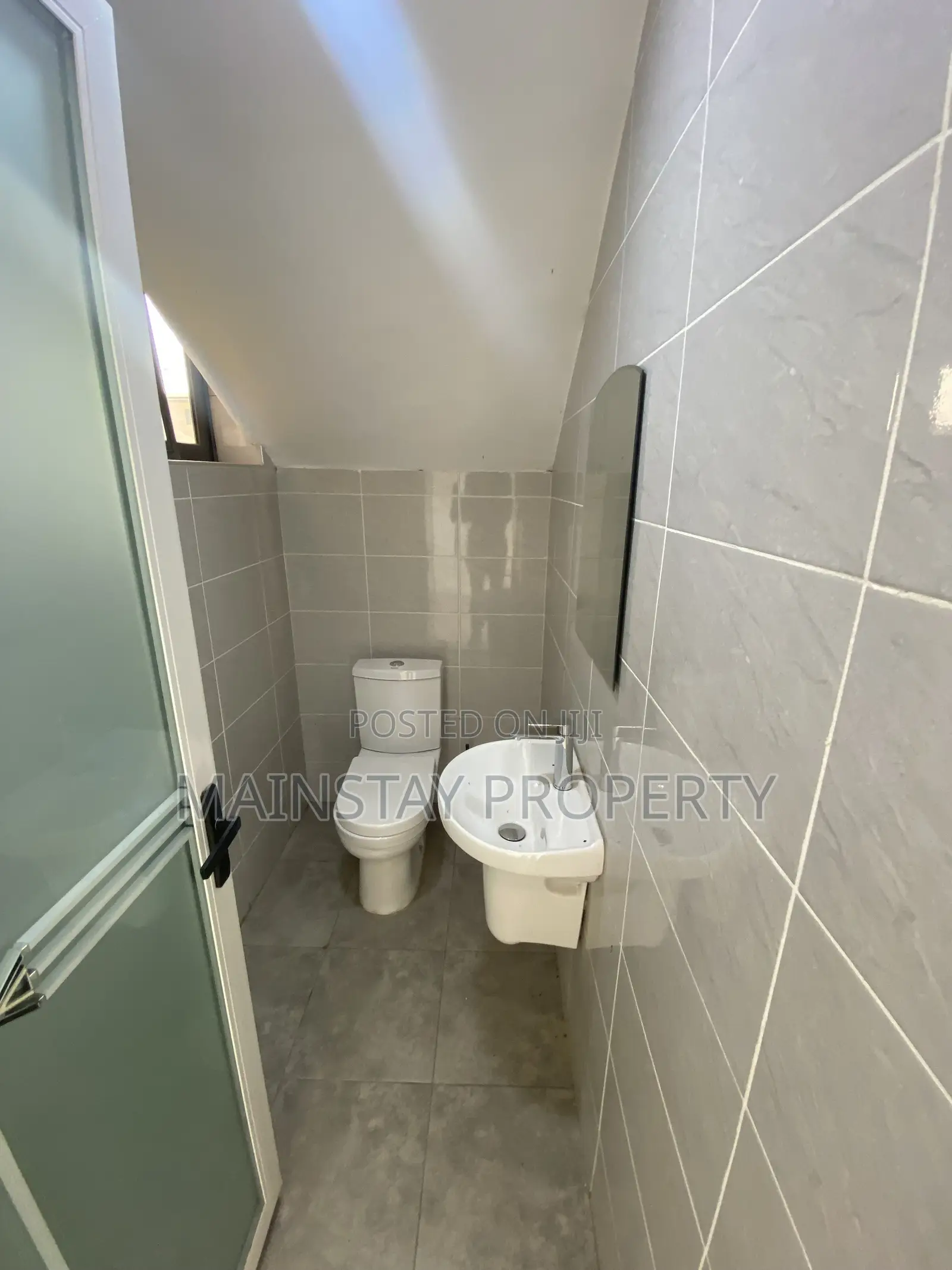 4bdrm House in Mainstay Estates, Tema Metropolitan for sale