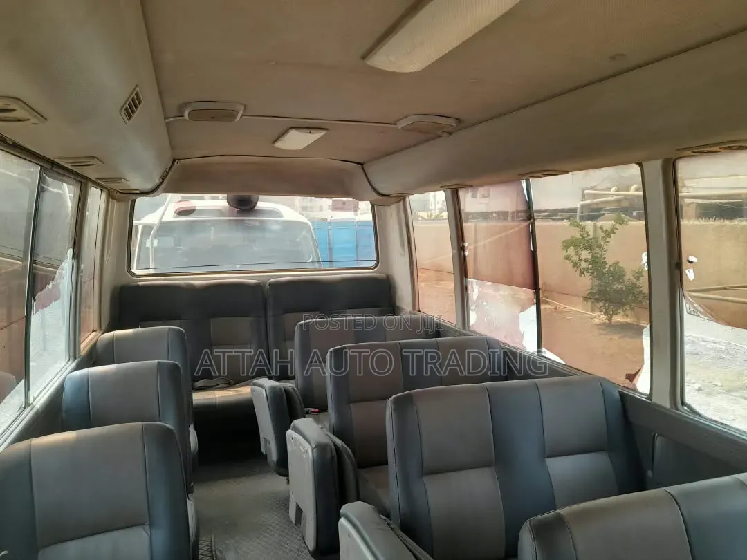 Mitsubishi Fuso Aero Bus 2013 White
