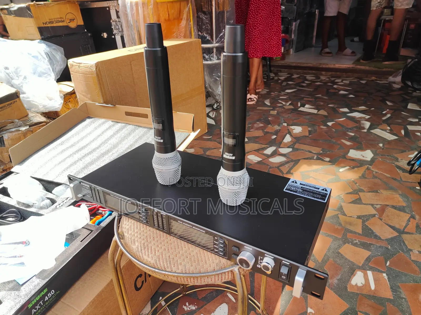 Shure AXT 450