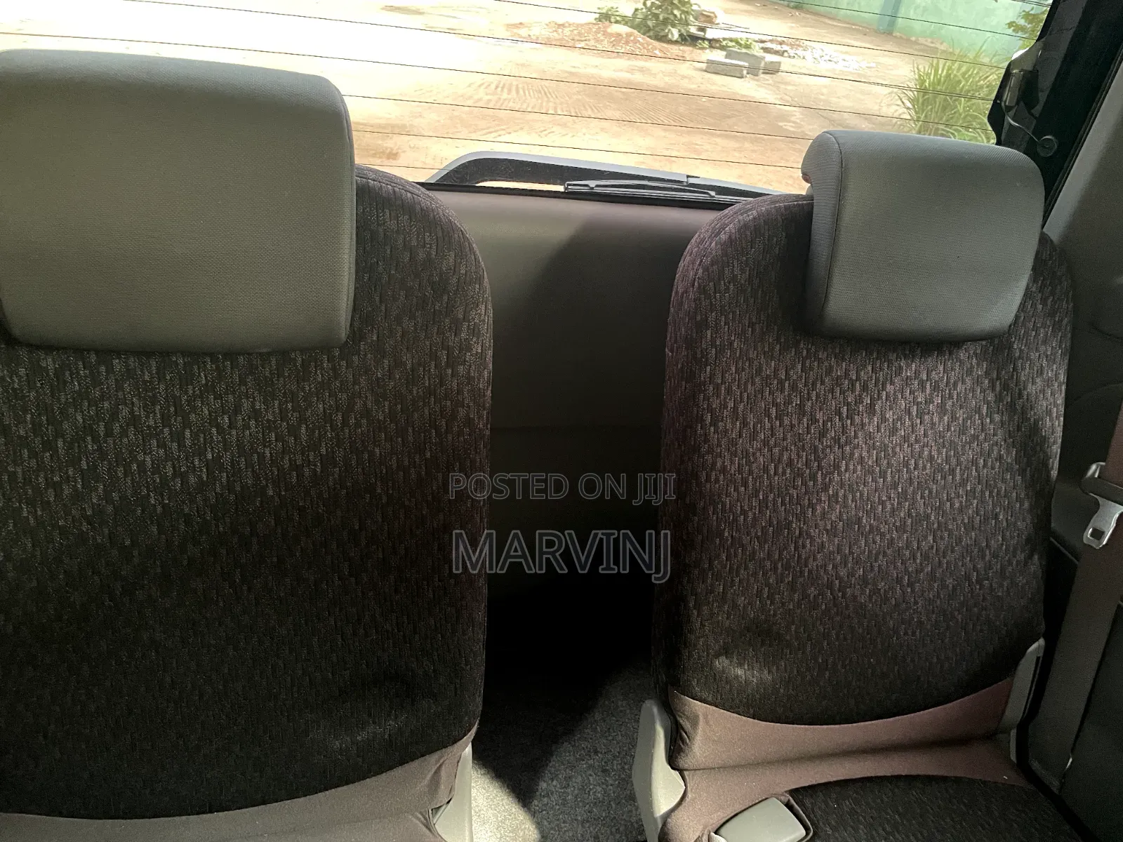 Toyota Sienta 1.5 FWD 2012 Burgundy
