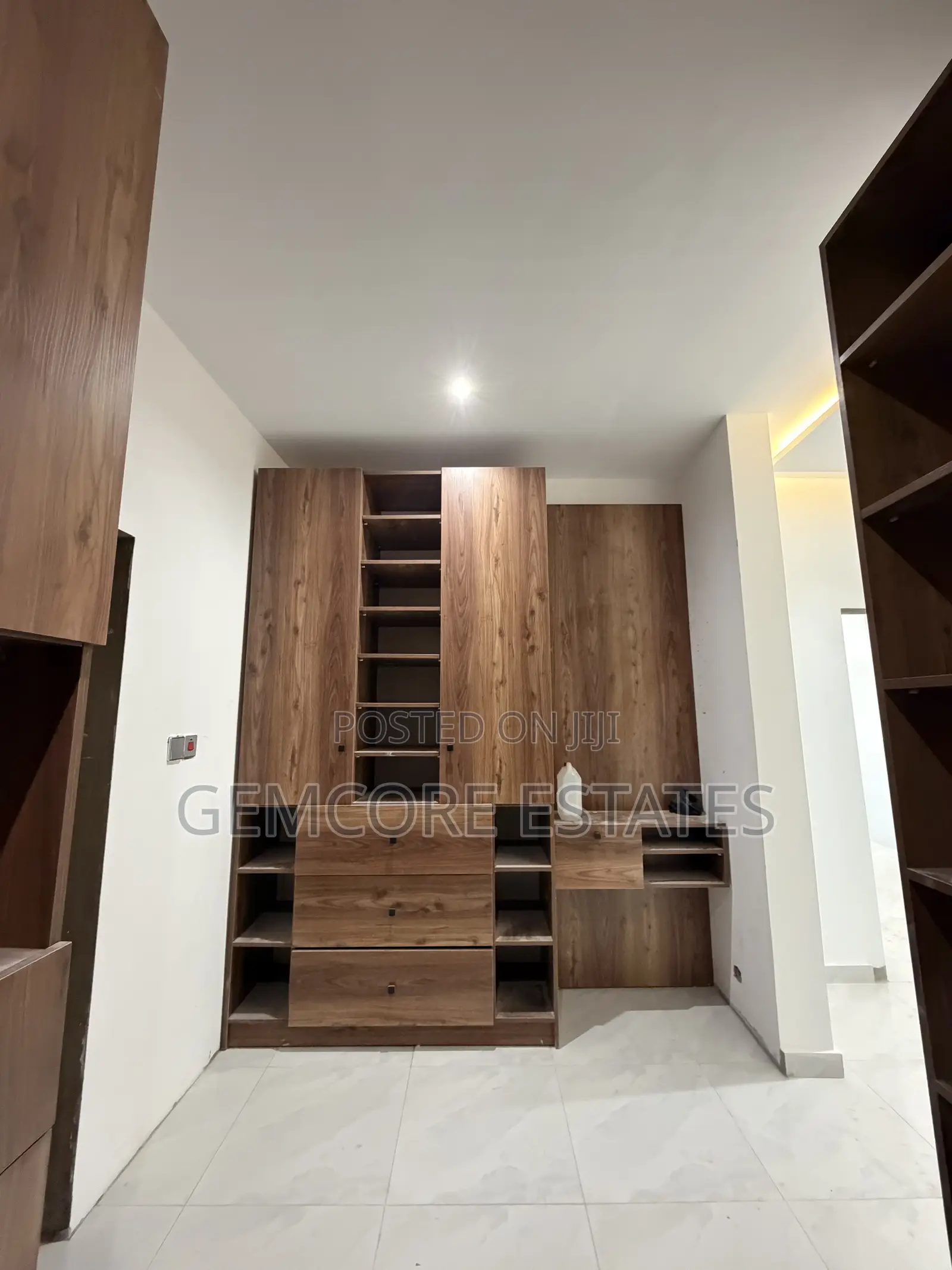 4bdrm House in School Junction, Ashaley Botwe for sale