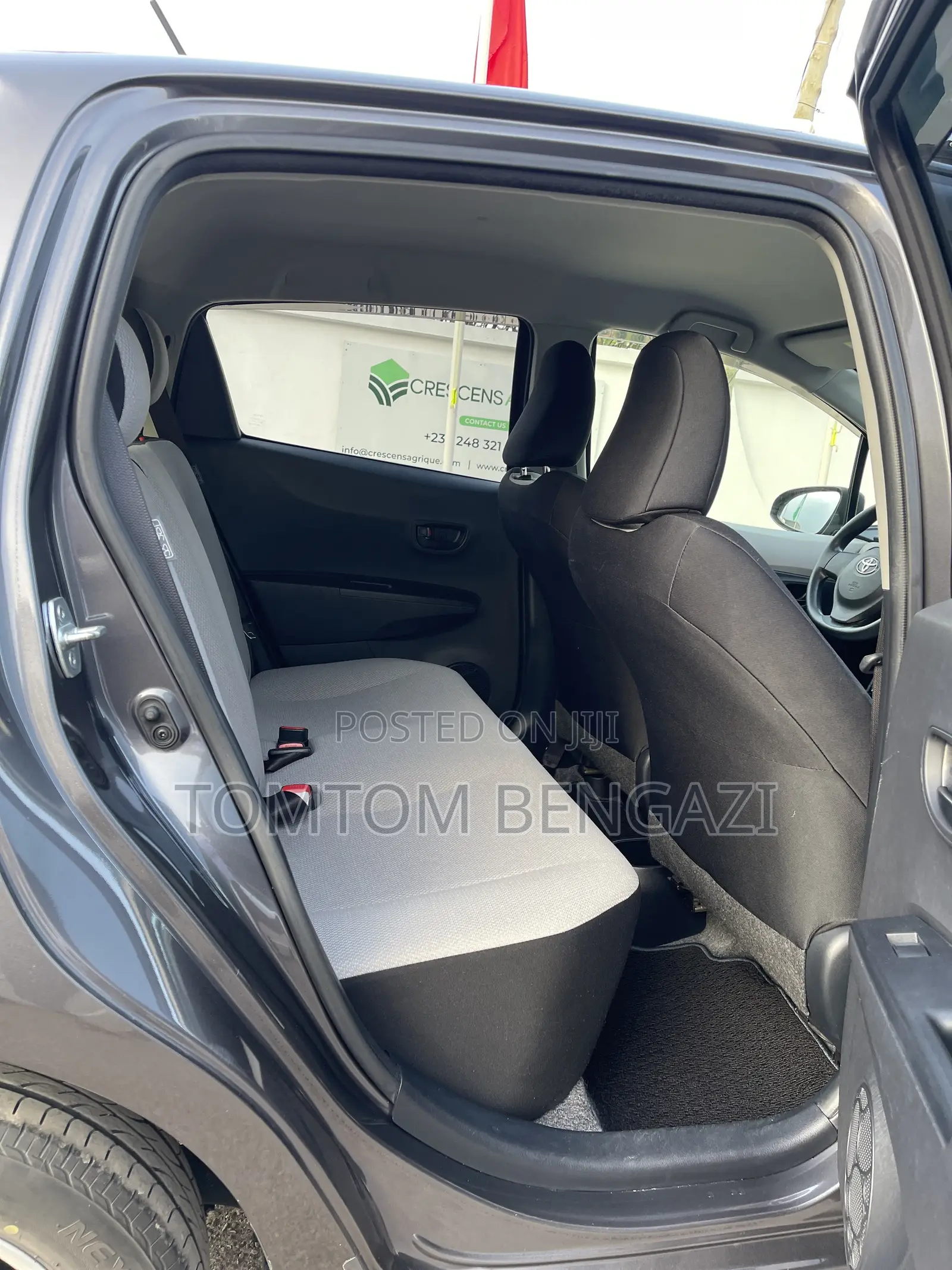 Toyota Vitz 1.3 FWD 5dr 2013 Gray