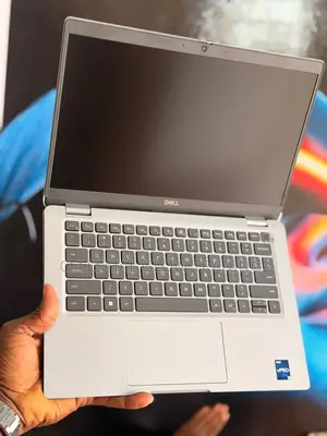 Laptop Dell Latitude 5330 16GB Intel Core i7 SSD 512GB