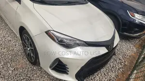 Toyota Corolla SE Special Edition 4dr Sedan (1.8L 4cyl CVT) 2017 White