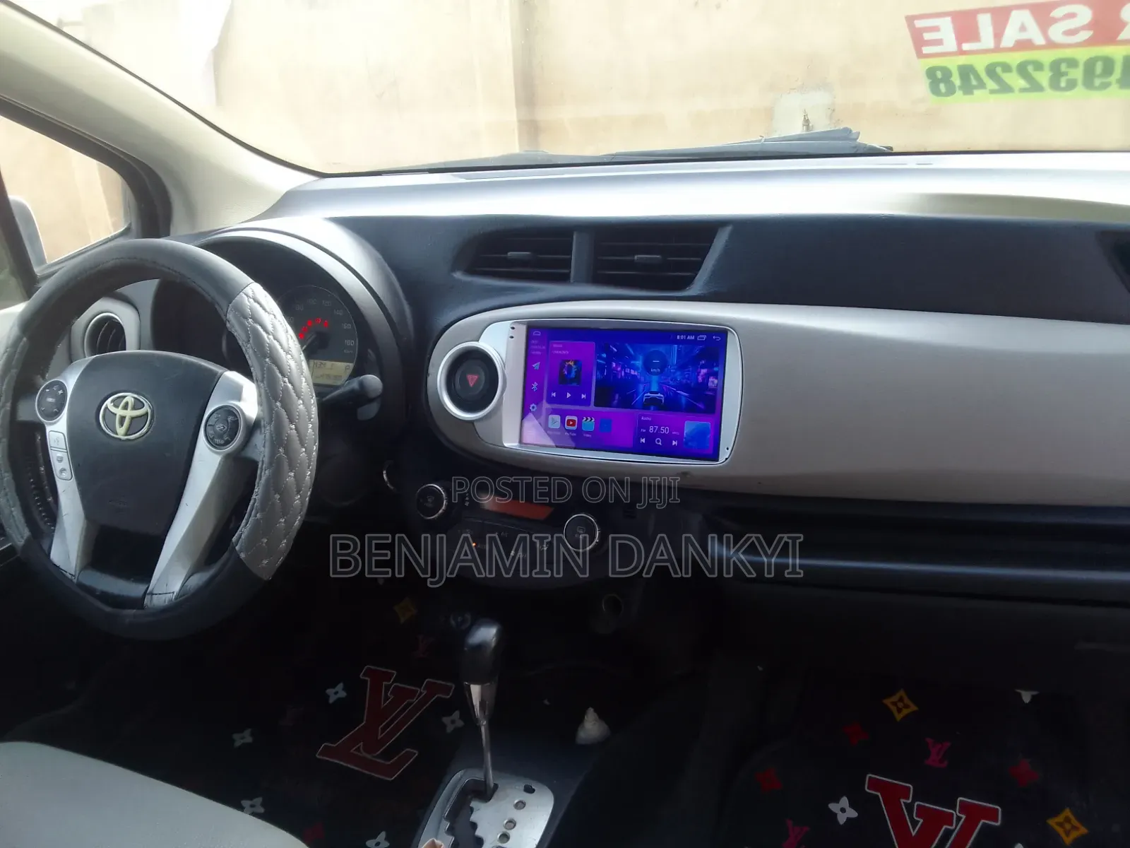 Toyota Vitz 2012 White