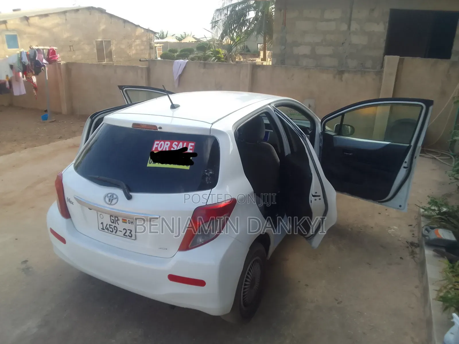Toyota Vitz 2012 White