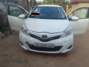 Toyota Vitz 2012 White