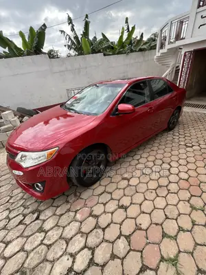 Toyota Camry 2014 Red