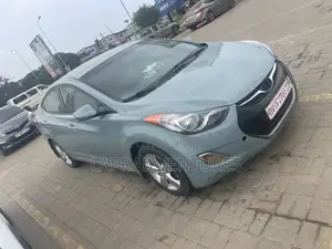 Hyundai Elantra 2012