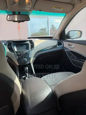 Hyundai Santa Fe SE FWD 2018 Gray