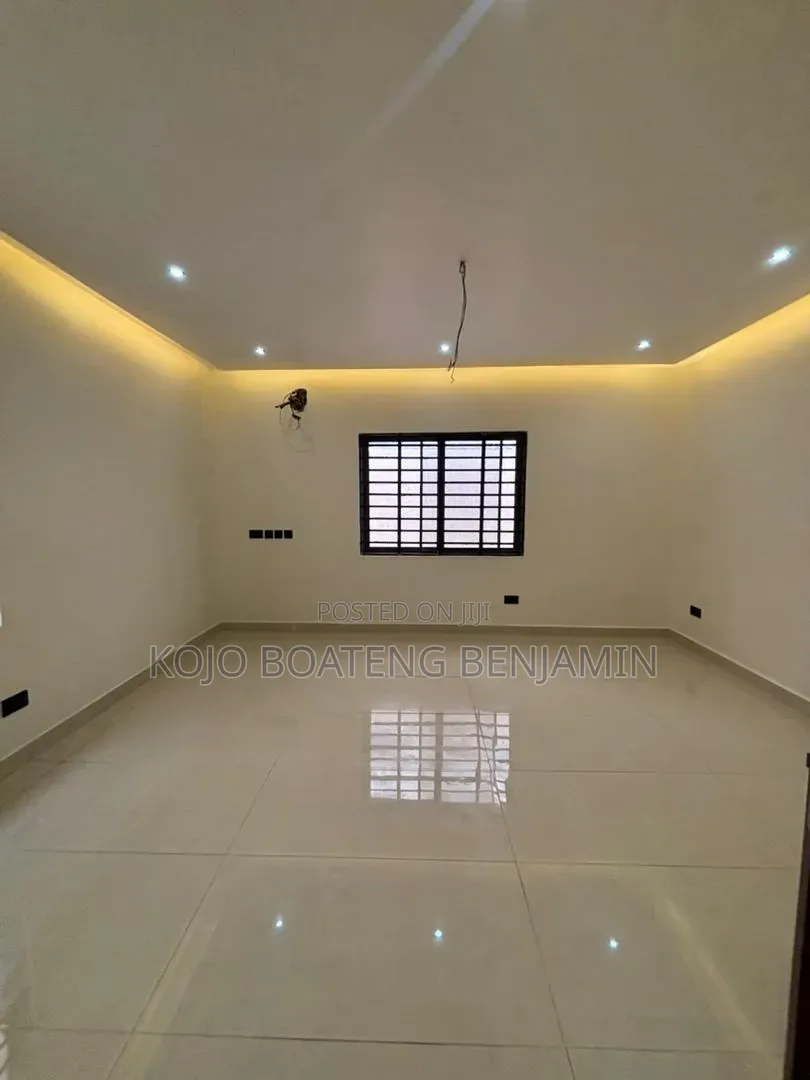 3bdrm House in Little Roses Area for sale