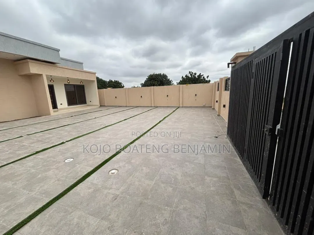 3bdrm House in Little Roses Area for sale