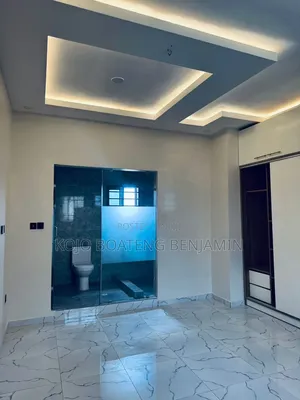 3bdrm House in Lake Side Estate for rent