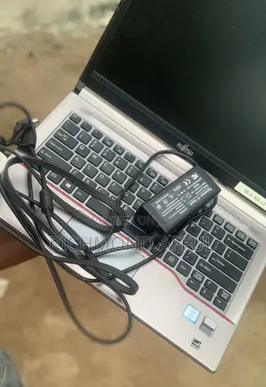 Laptop Fujitsu Lifebook E736 8GB Intel Core i5 HDD 500GB