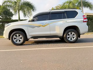 Toyota Land Cruiser Prado 2017 White