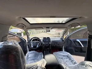 Toyota Land Cruiser Prado 2017 White