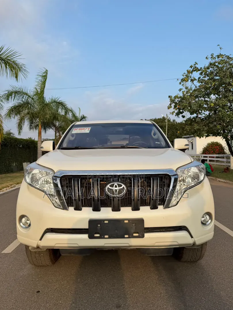 Toyota Land Cruiser Prado 2017 White