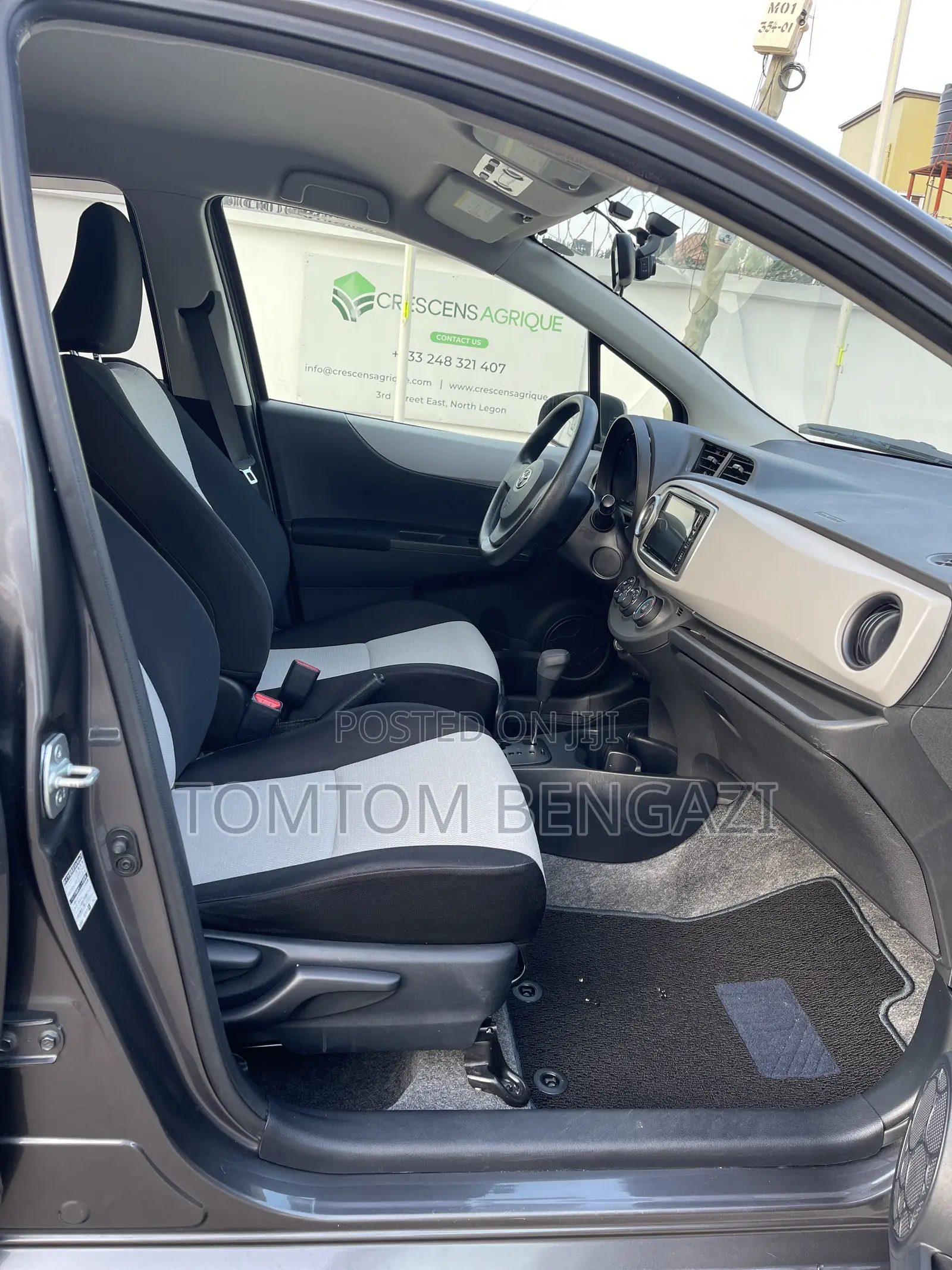 Toyota Vitz 1.3 FWD 5dr 2013 Gray
