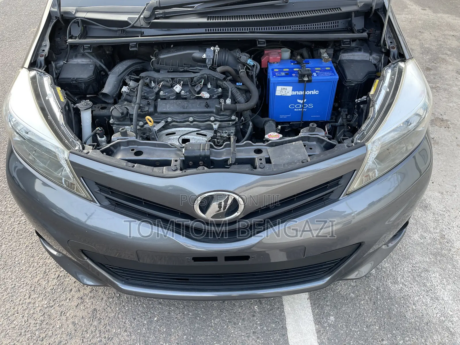 Toyota Vitz 1.3 FWD 5dr 2013 Gray