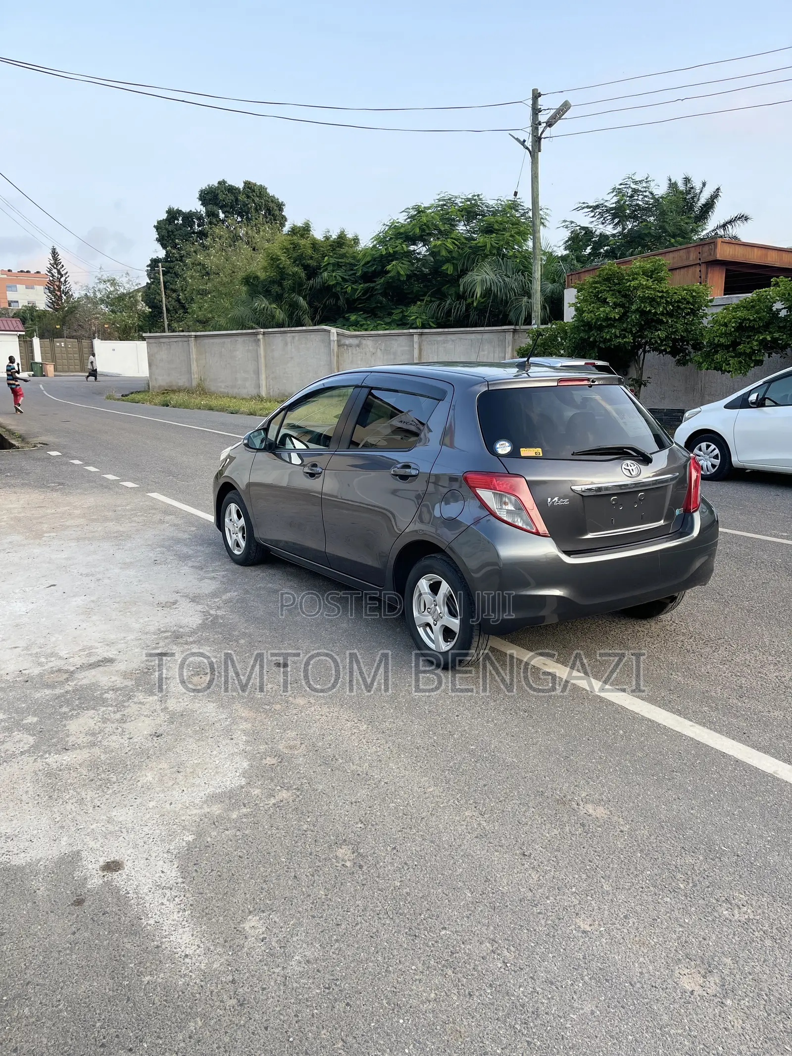 Toyota Vitz 1.3 FWD 5dr 2013 Gray