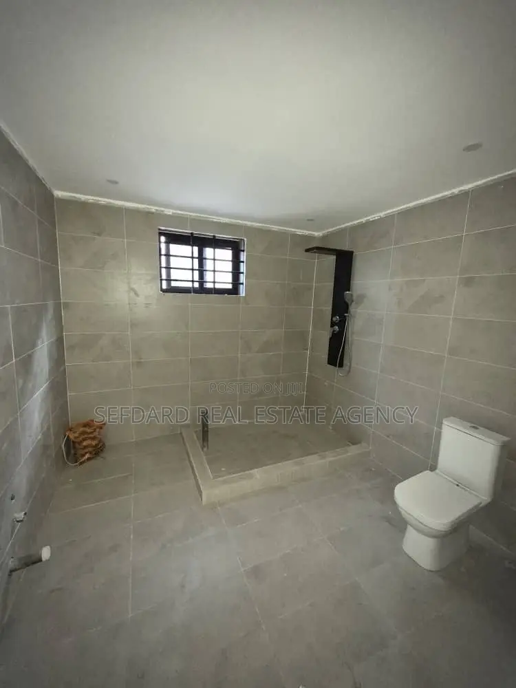3bdrm House in Sefdard Properties, Kwabenya for sale